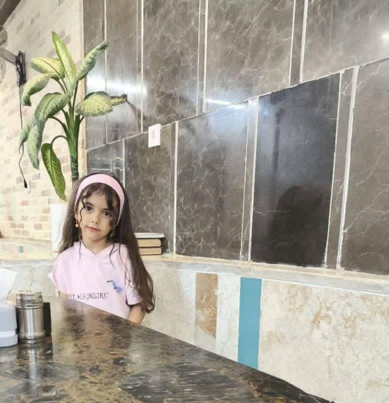 ارغوان غلامزاده مدل برتر کودک 
