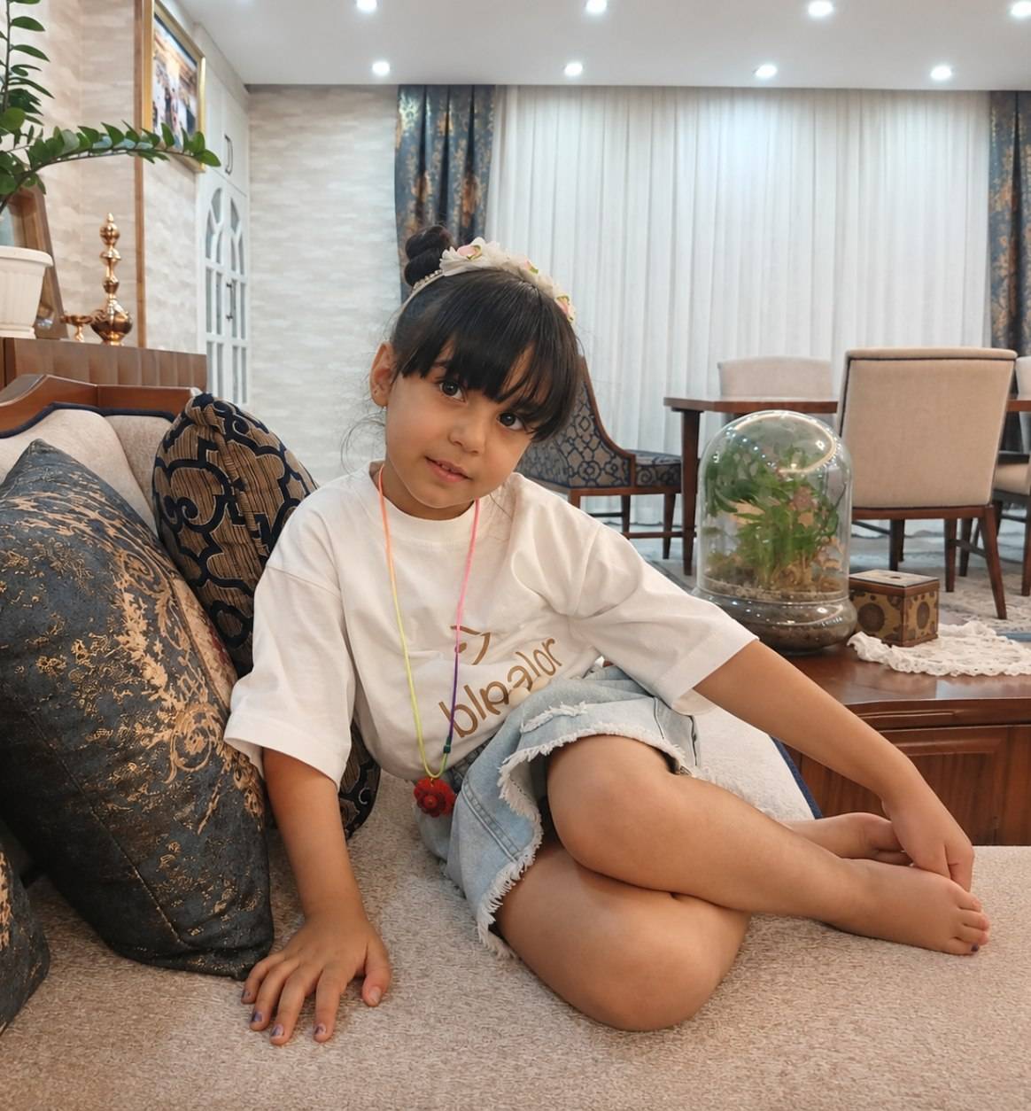 آروشا ایزدی مدل برتر کودک 