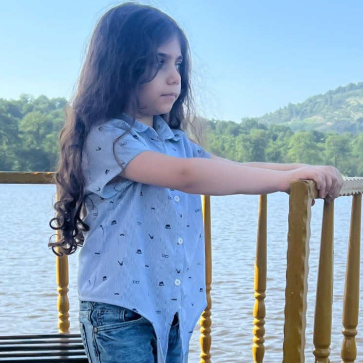 هلنا عزیزی مدل برتر کودک 
