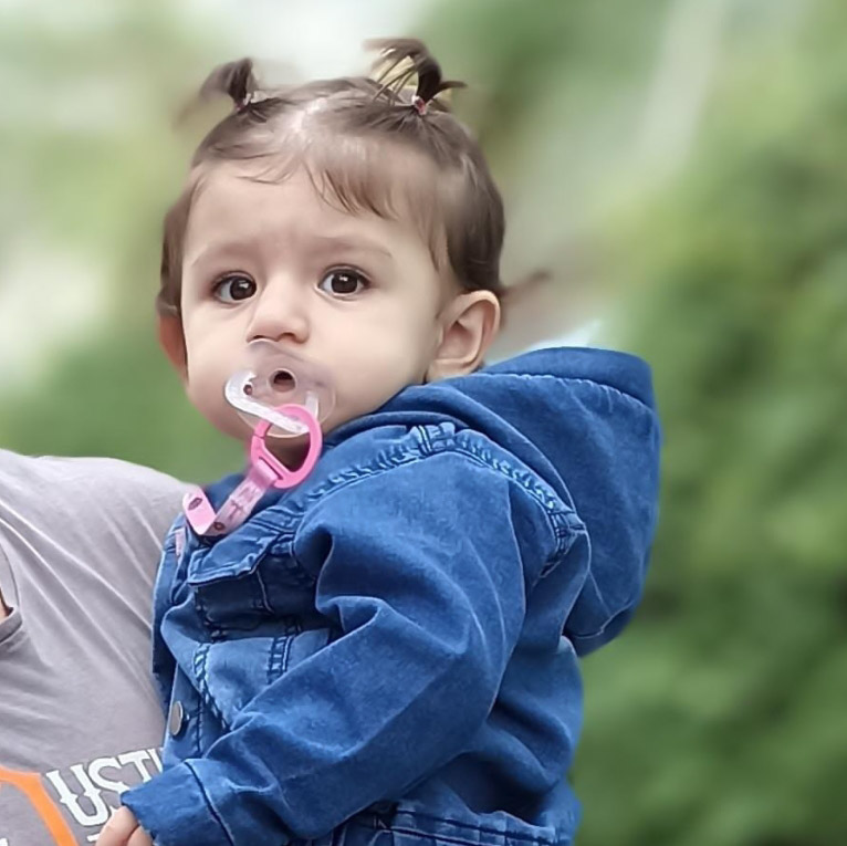 آیسان عنبری مدل برتر کودک 