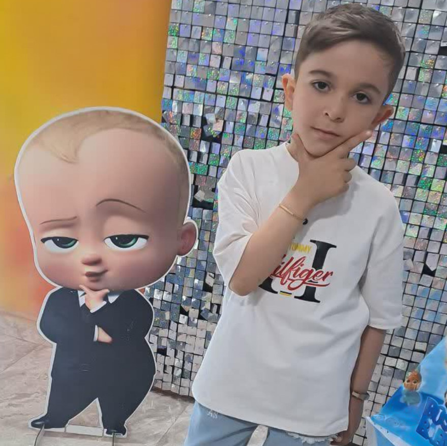 مهدیار حکمی مدل برتر کودک 