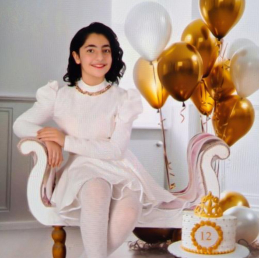 آیناز اکبریان مدل برتر کودک 