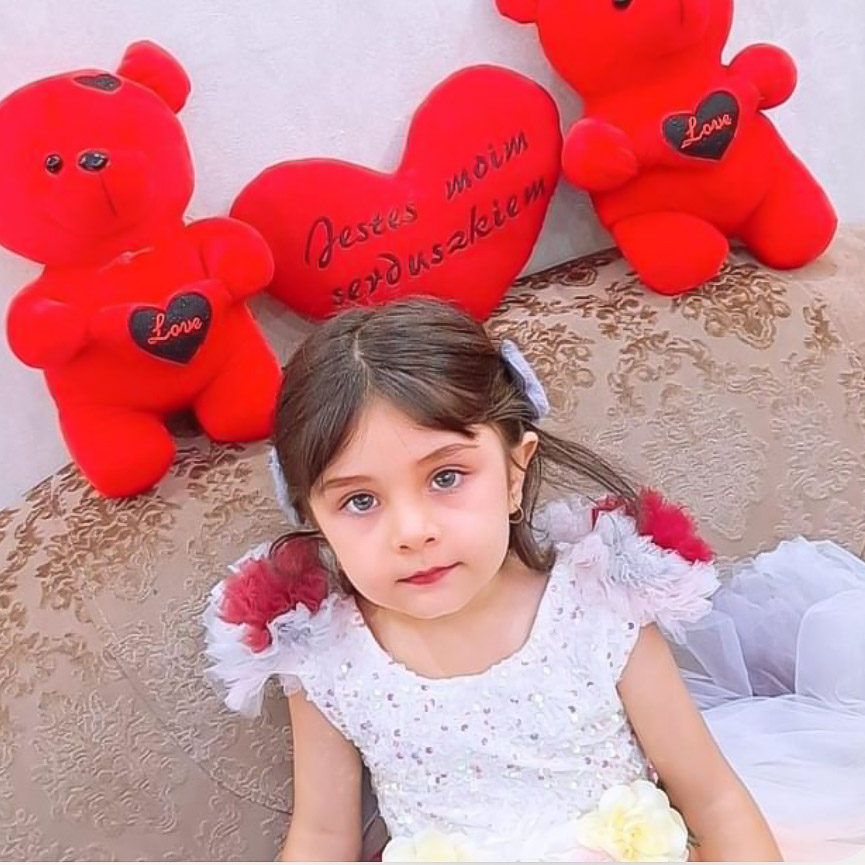 انام اقاسی مدل برتر کودک 