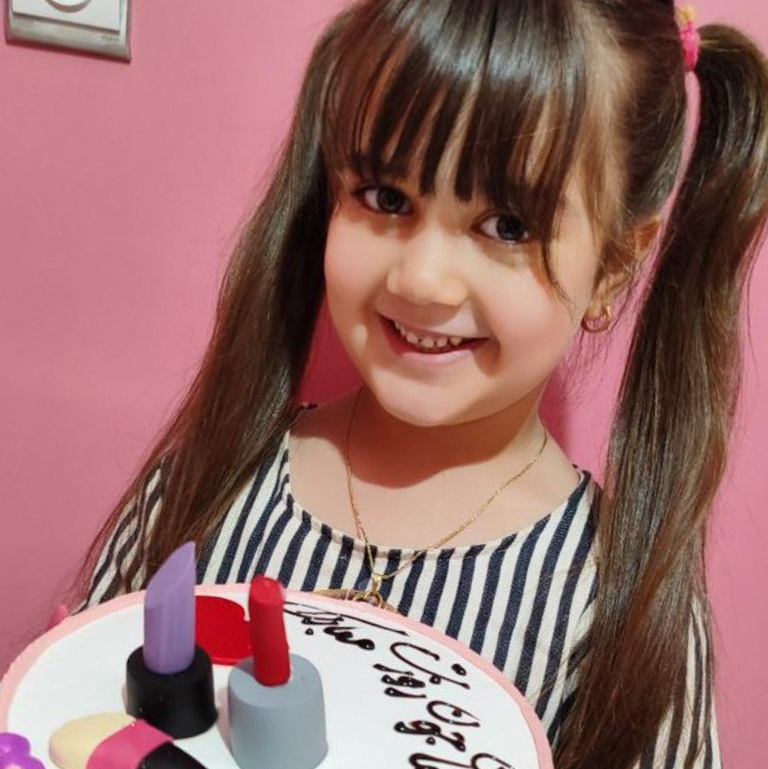 آیسان مددی مدل برتر کودک 