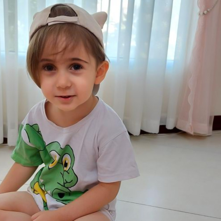 سورنا رضاپور مدل برتر کودک 