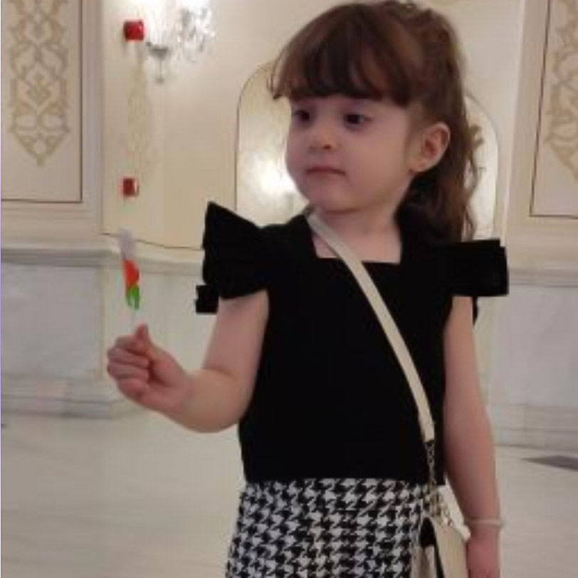 دنیز خوبان مدل برتر کودک 