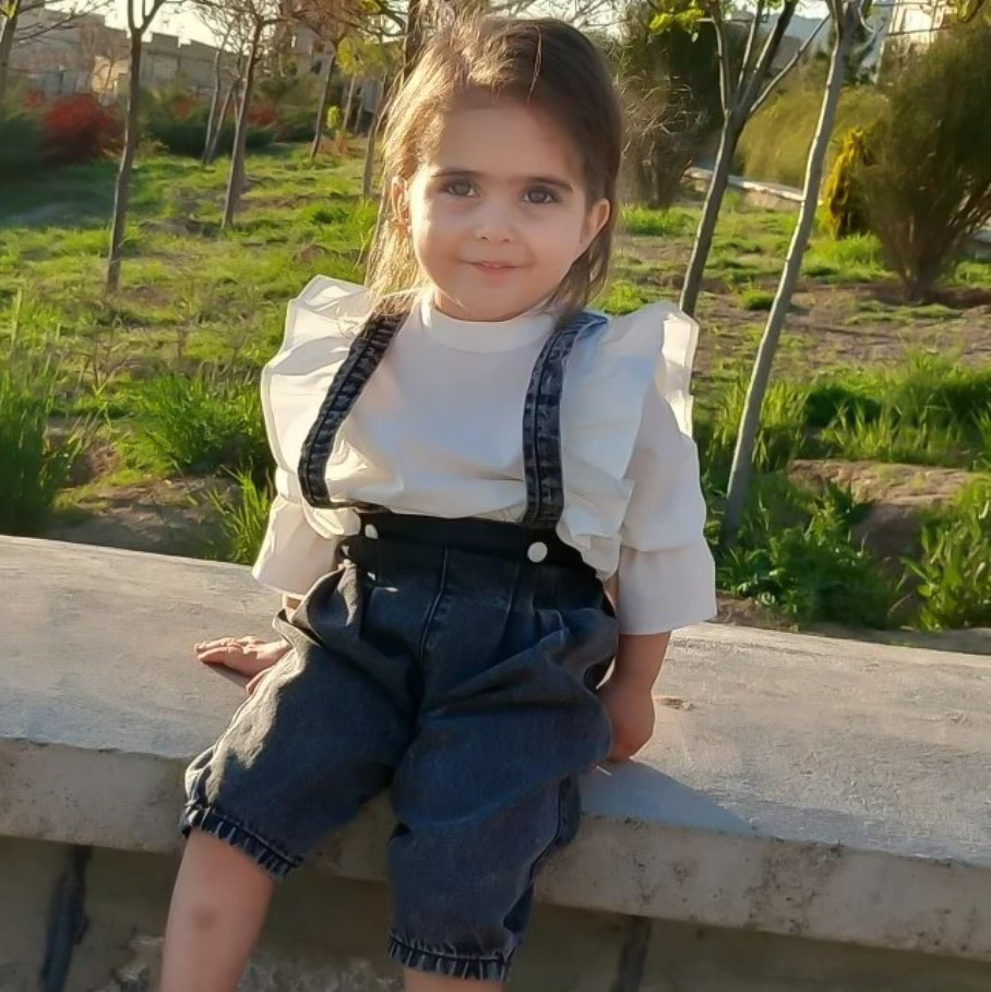 همتا میرزائی مدل برتر کودک 
