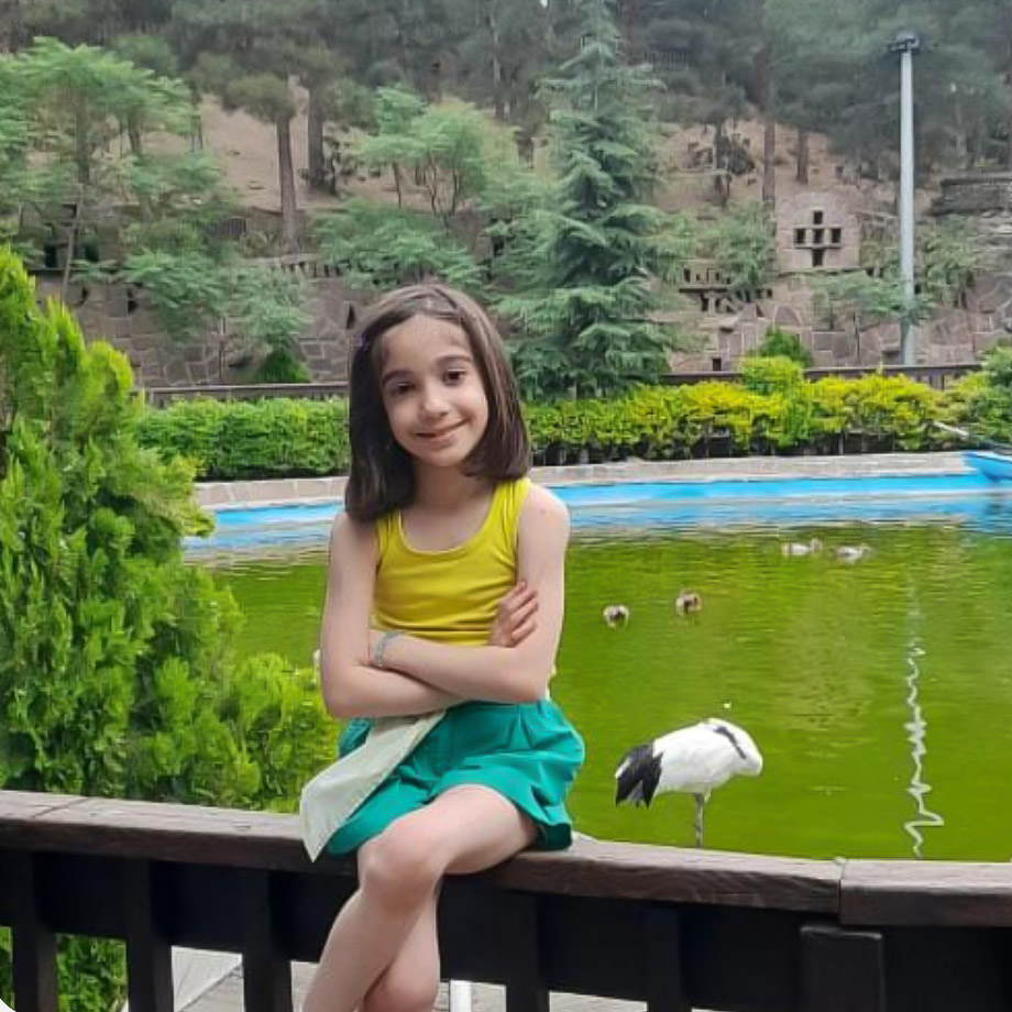 النا رستمی مدل برتر کودک 