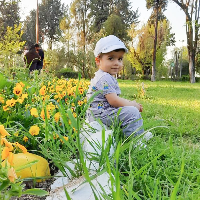 علی کریمی مدل برتر کودک 
