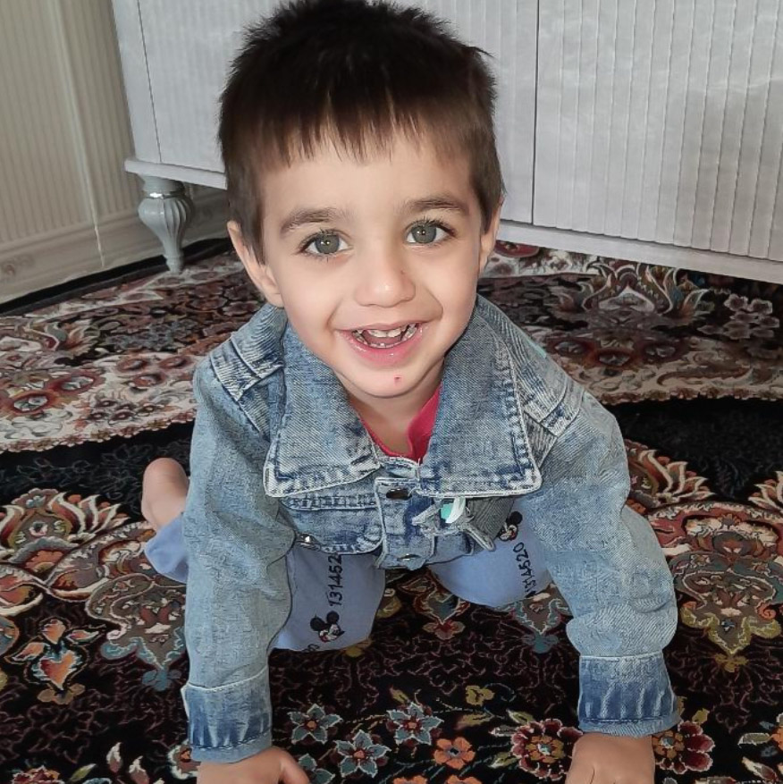 کارن دانش نژاد مدل برتر کودک 