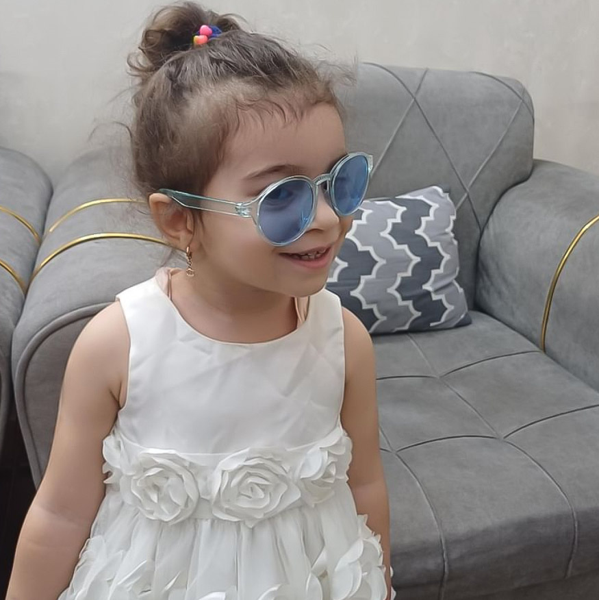 لنا گودرزی مدل برتر کودک 