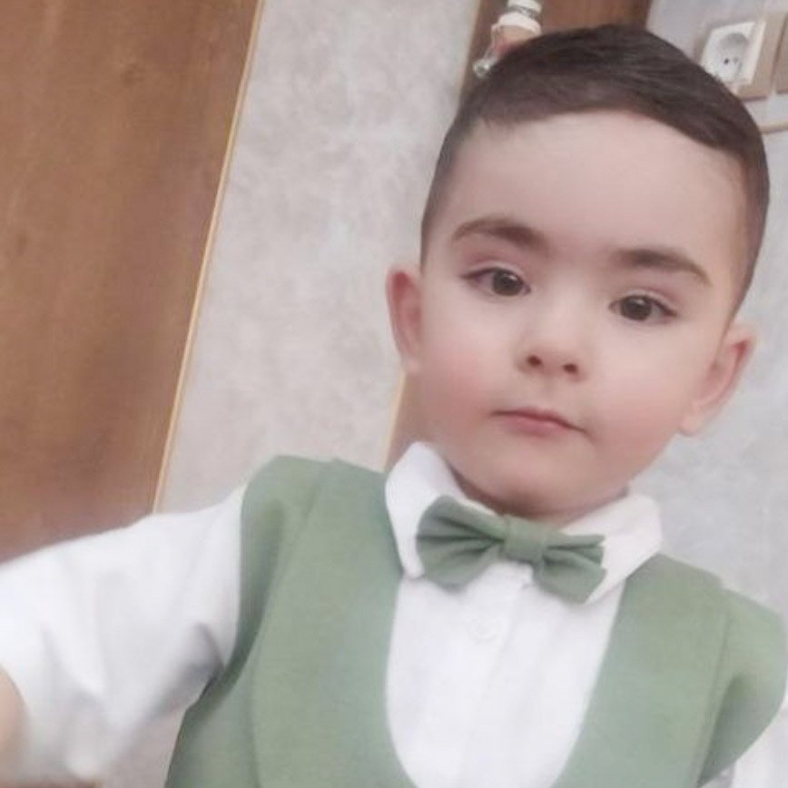 امیر عباس مرادی مدل برتر کودک 