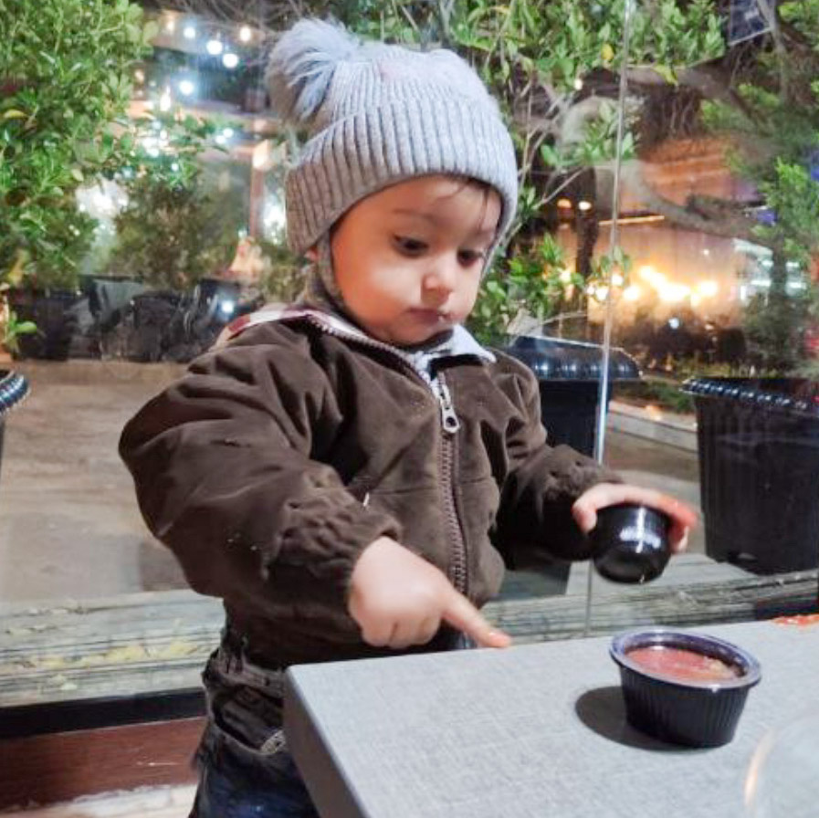 نویان رشیدی مدل برتر کودک 