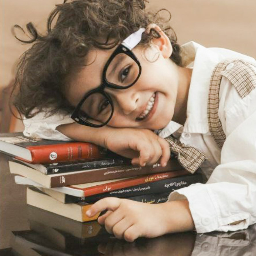 مهدیار بزمی مدل برتر کودک 