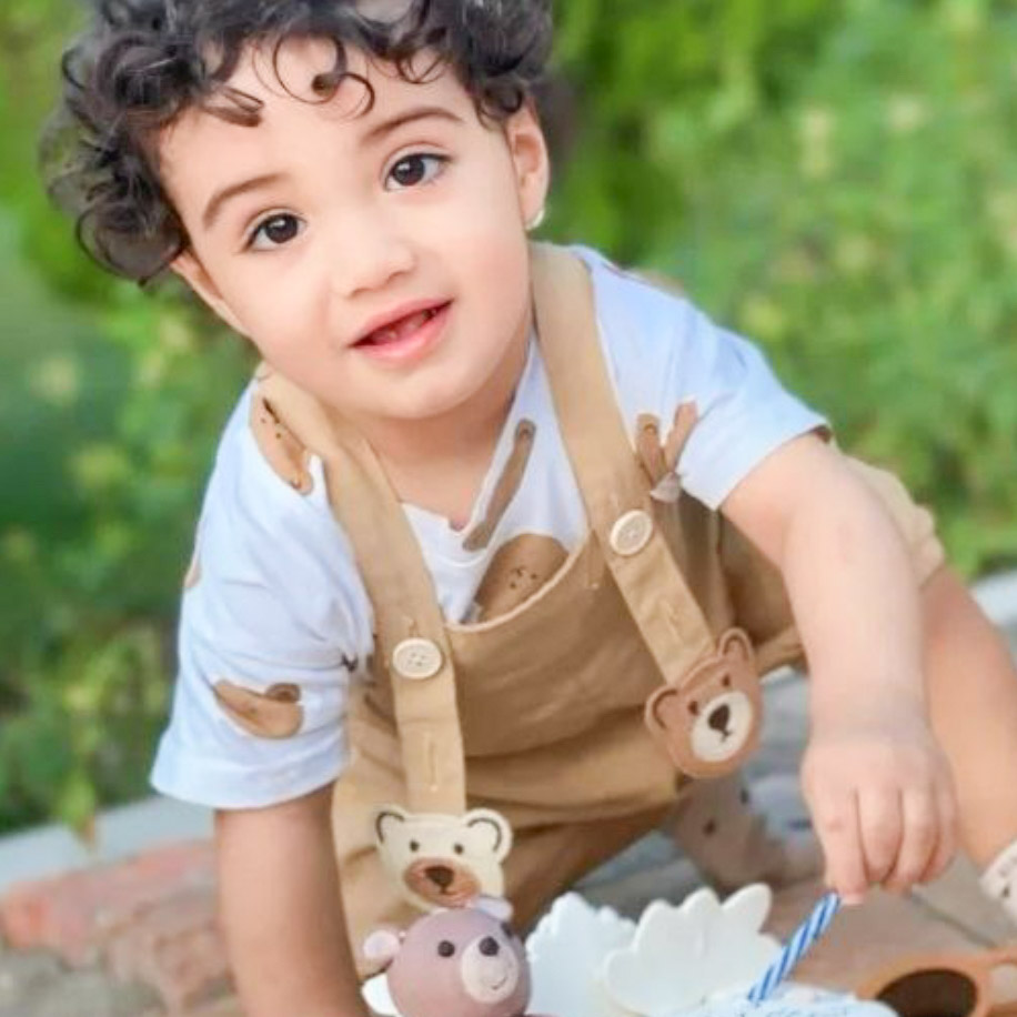 آدرین ایزدی مدل برتر کودک 