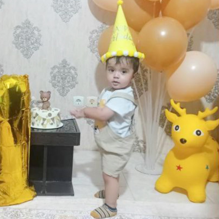 رادین عباسی مدل برتر کودک 
