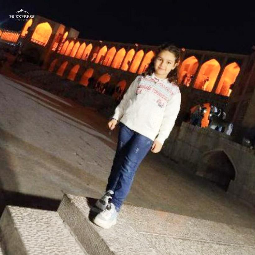 نرگس عباسی مدل برتر کودک 