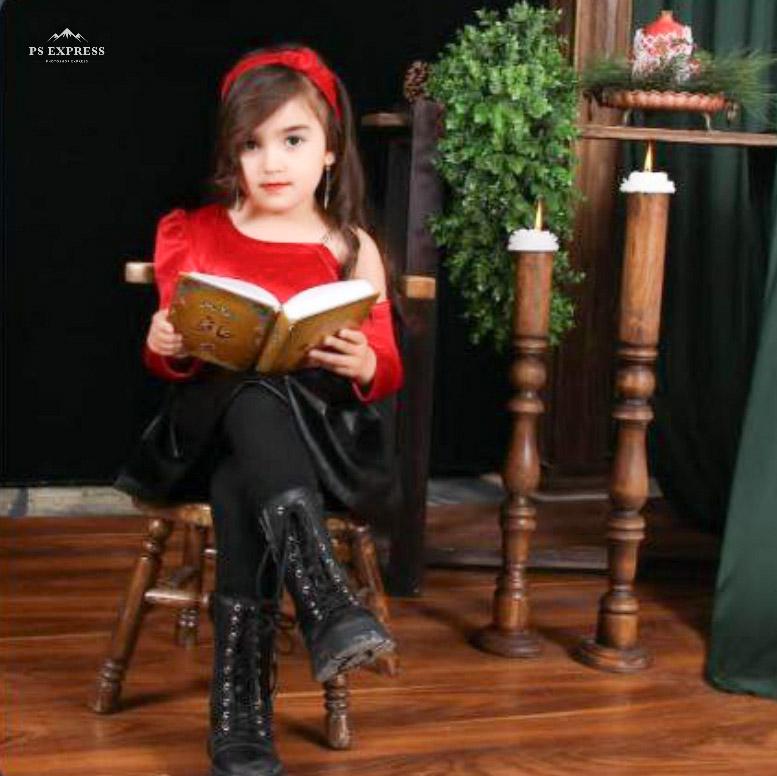 نساء طالبی مدل برتر کودک 