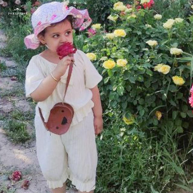جانان مهریزی مدل برتر کودک 