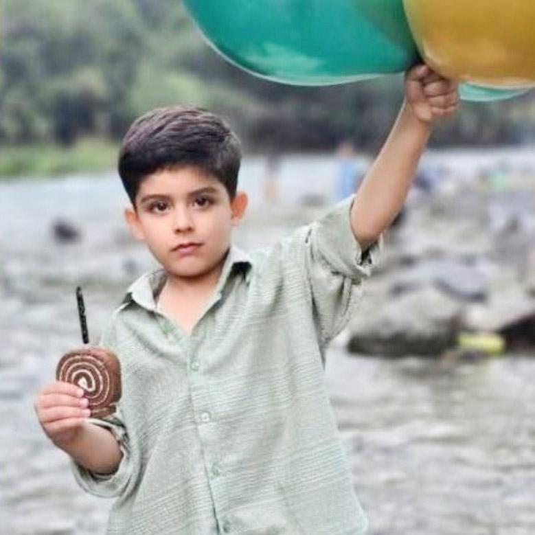 مهدی محبی مدل برتر کودک 