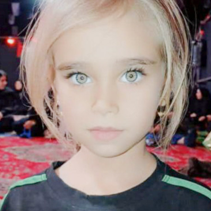 آیسا صالحی مدل برتر کودک 