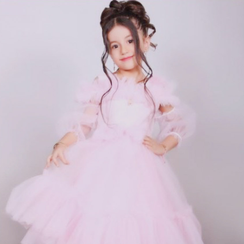 دنیز قلیزاده مدل برتر کودک 