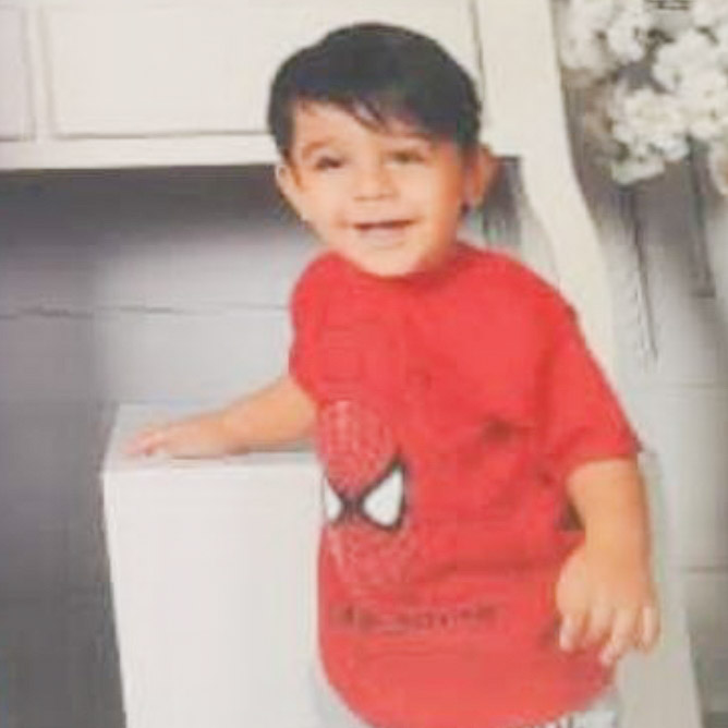 رادین کریمی مدل برتر کودک 