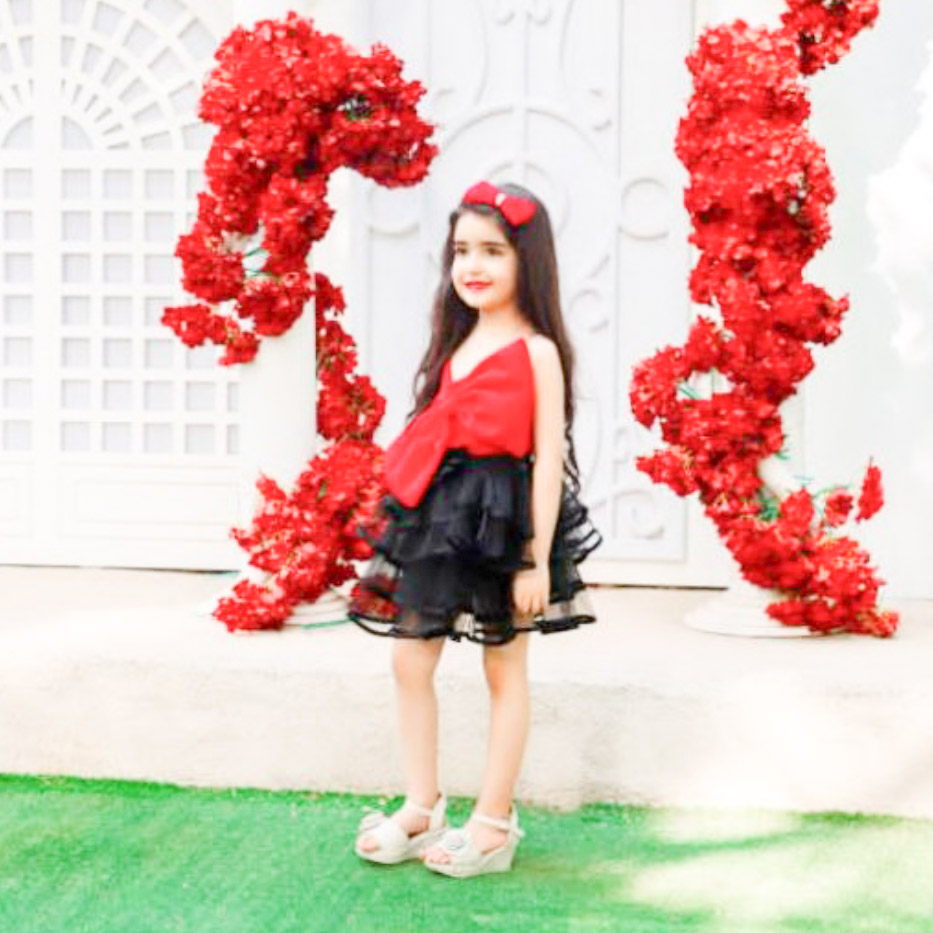 عسل نصیری افشار مدل برتر کودک 