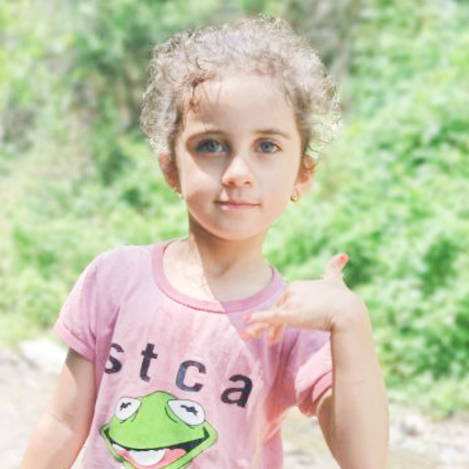 مهدیس اسدپور مدل برتر کودک 