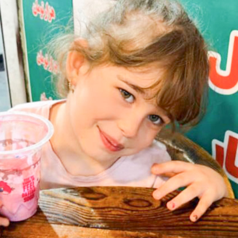 آوا زینی مدل برتر کودک 