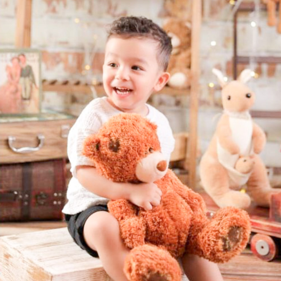 ارتین رضوی پور مدل برتر کودک 