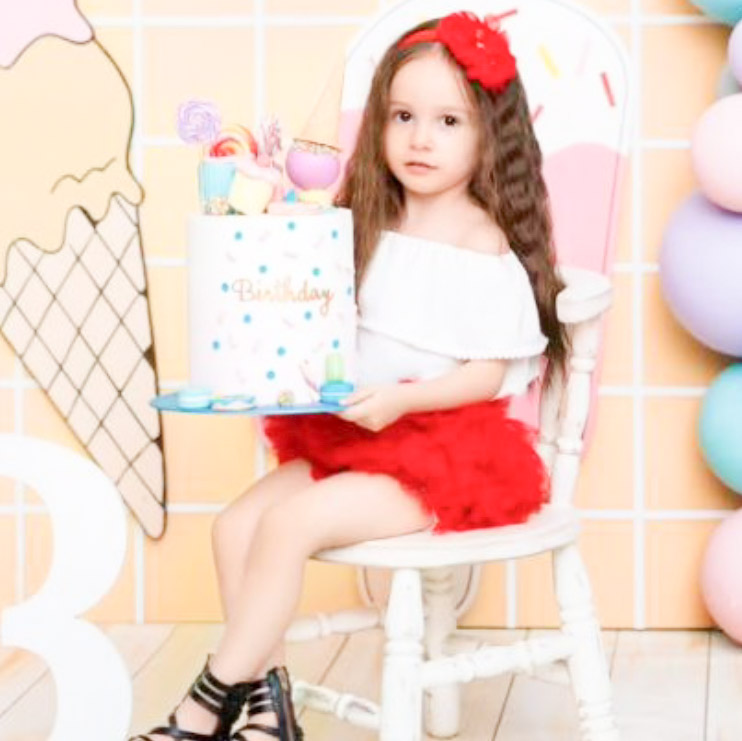 رستا قربانی مدل برتر کودک 