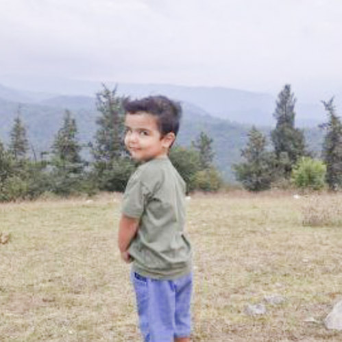 آرمان یزدیان مدل برتر کودک 