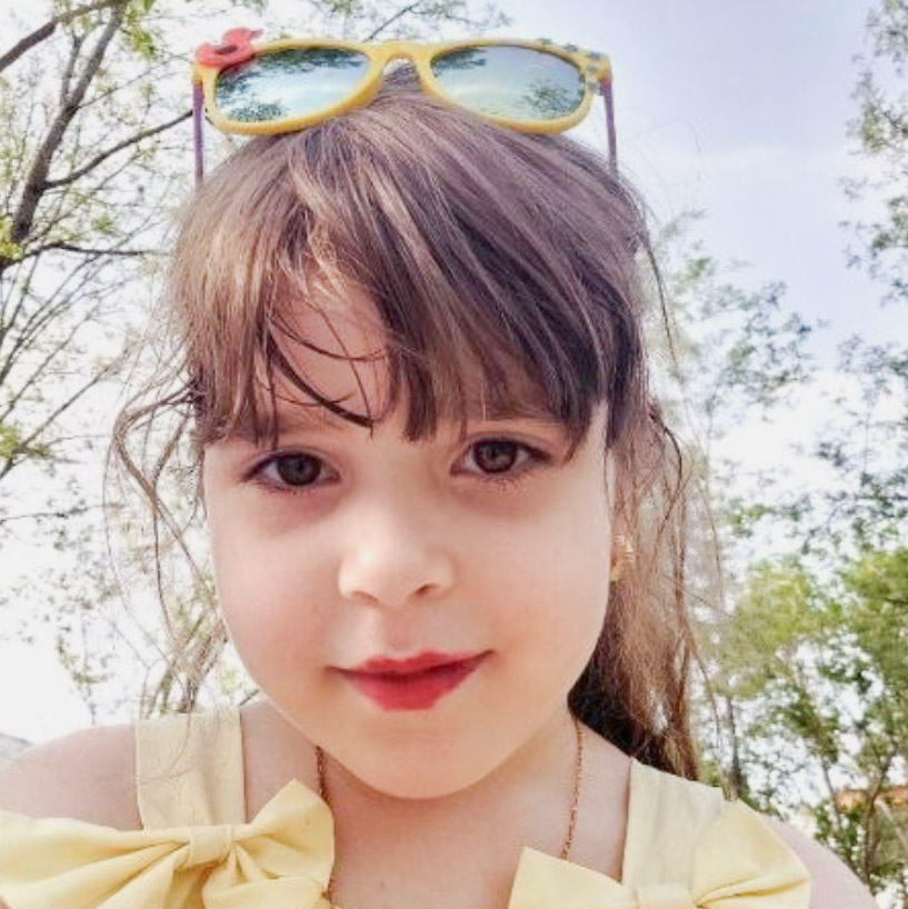 محدثه سادات موسوی مدل برتر کودک 