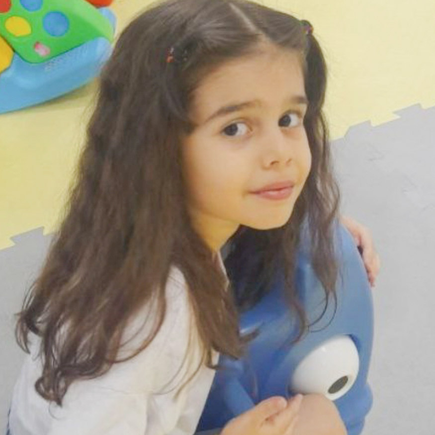 نیلا پاهنگ مدل برتر کودک 