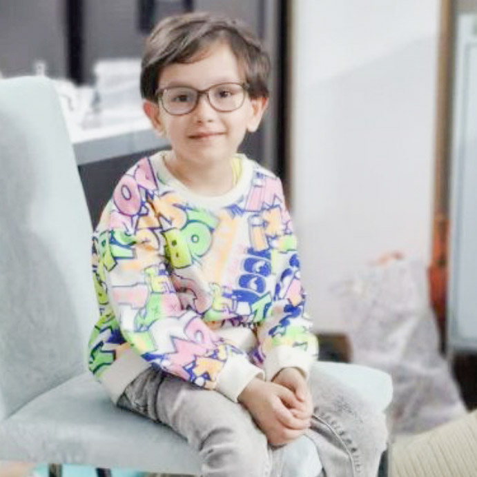 امیرحسین شکارچی مدل برتر کودک 