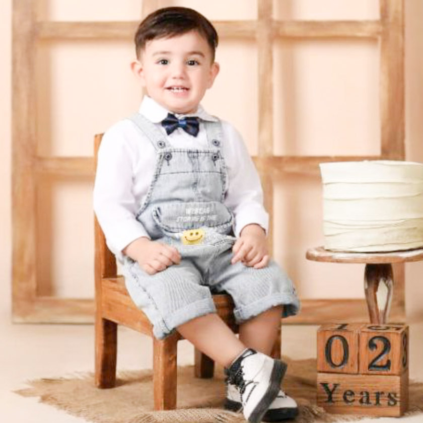 محمدمنان عمویی مدل برتر کودک 