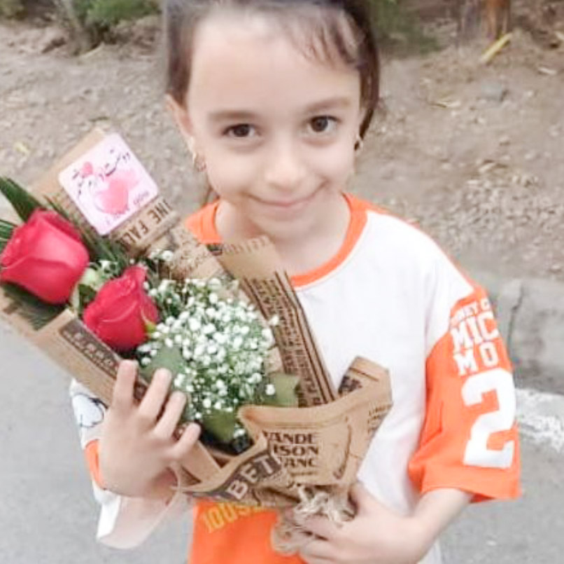 محیا عزیزی مدل برتر کودک 