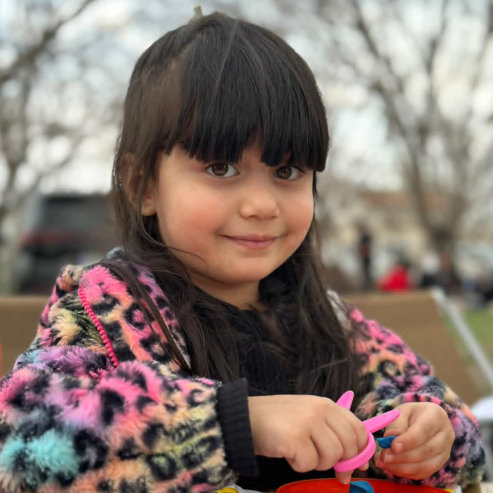 نلی حسین پور مدل برتر کودک 