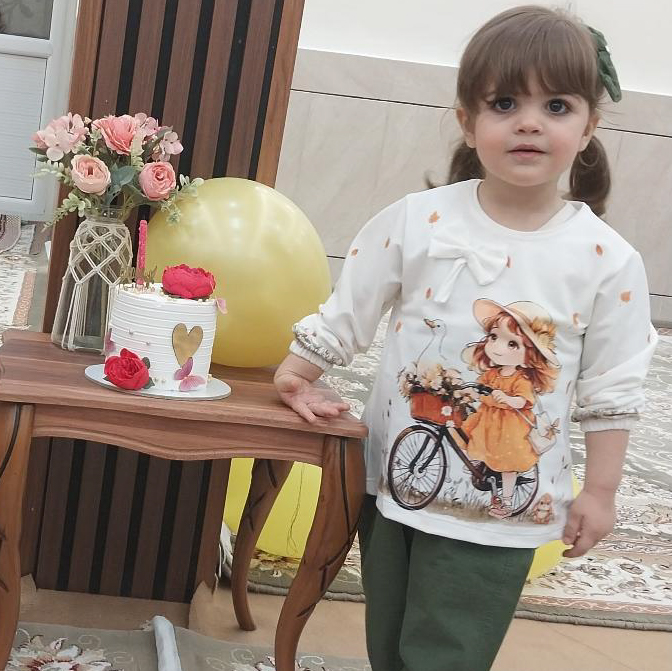 آوا انصاری مدل برتر کودک 