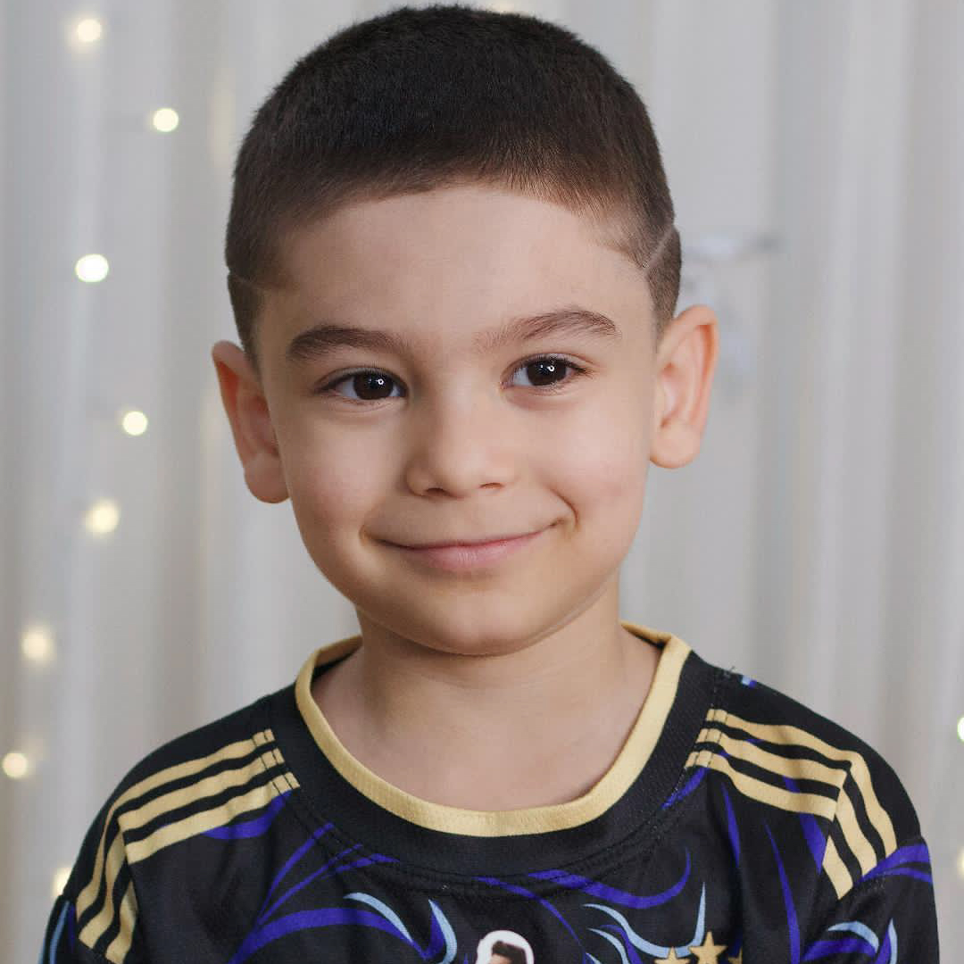 سید گرشا حسینی مدل برتر کودک 